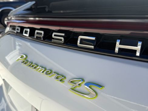 Used 2022 Porsche Panamera 4S image 12