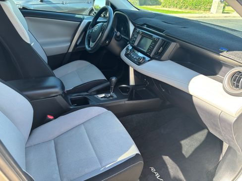 Used 2018 Toyota RAV4 XLE image 6