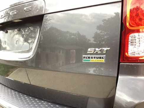 Used 2016 Dodge Grand Caravan SXT w/ UConnect Hands-Free Group image 10