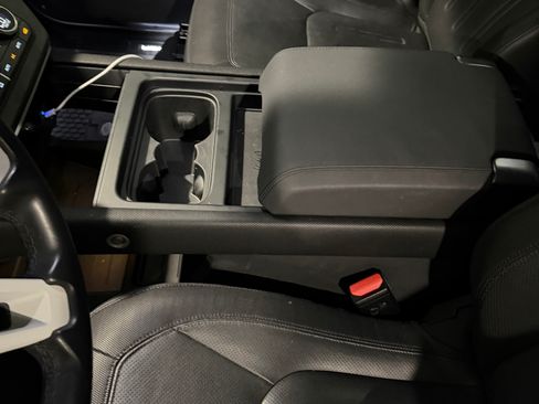 Used 2022 Land Rover Defender 90 X-Dynamic SE image 13