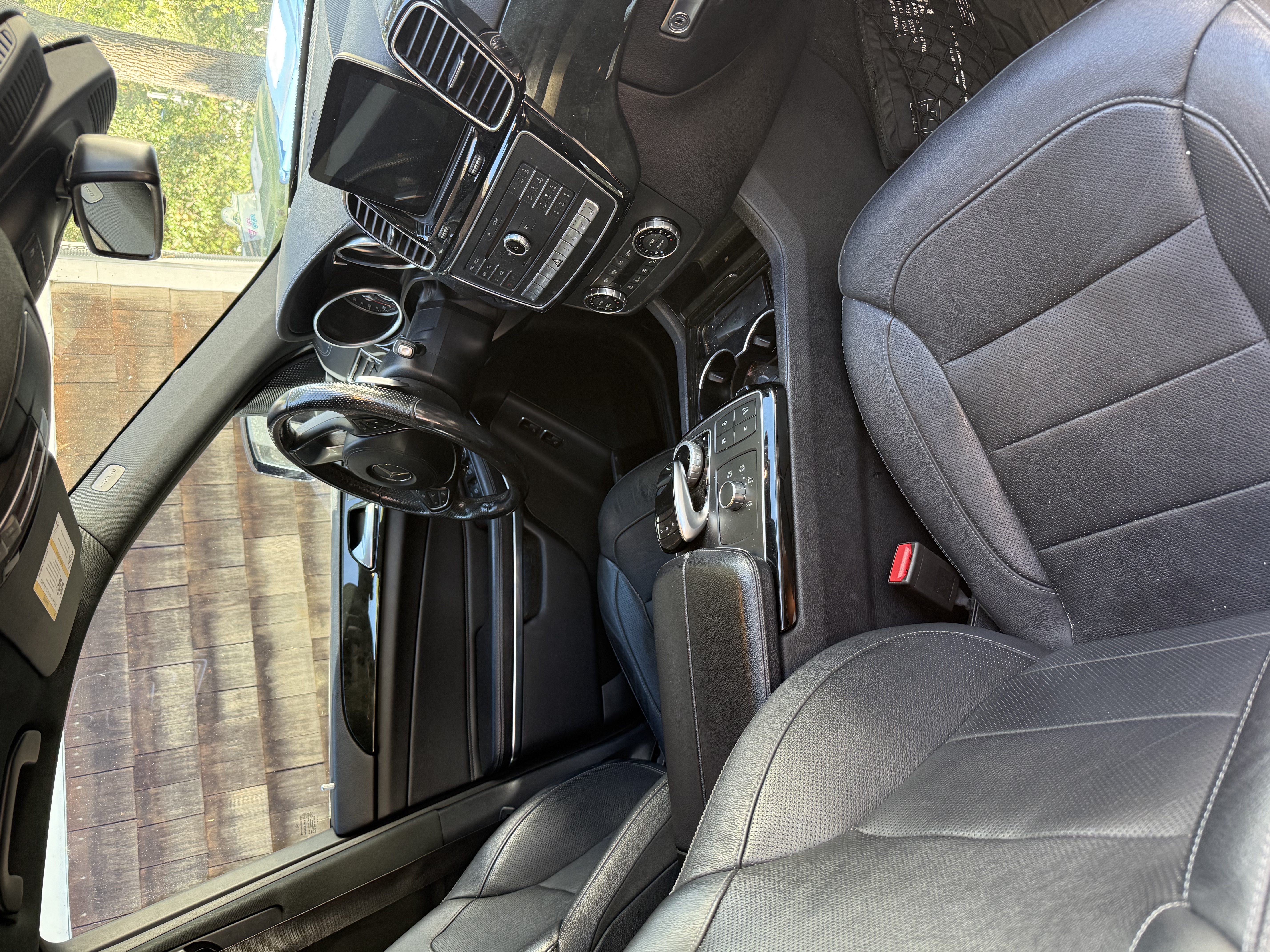 Used 2017 Mercedes-Benz GLS 550 4MATIC image 2