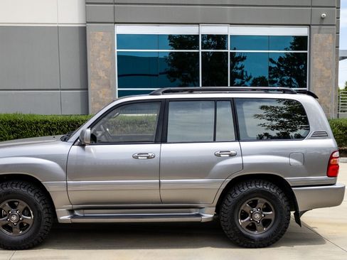 Used 2001 Toyota Land Cruiser image 5