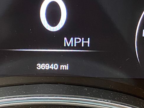 Used 2019 Jeep Grand Cherokee Overland AWD/4WD image 11