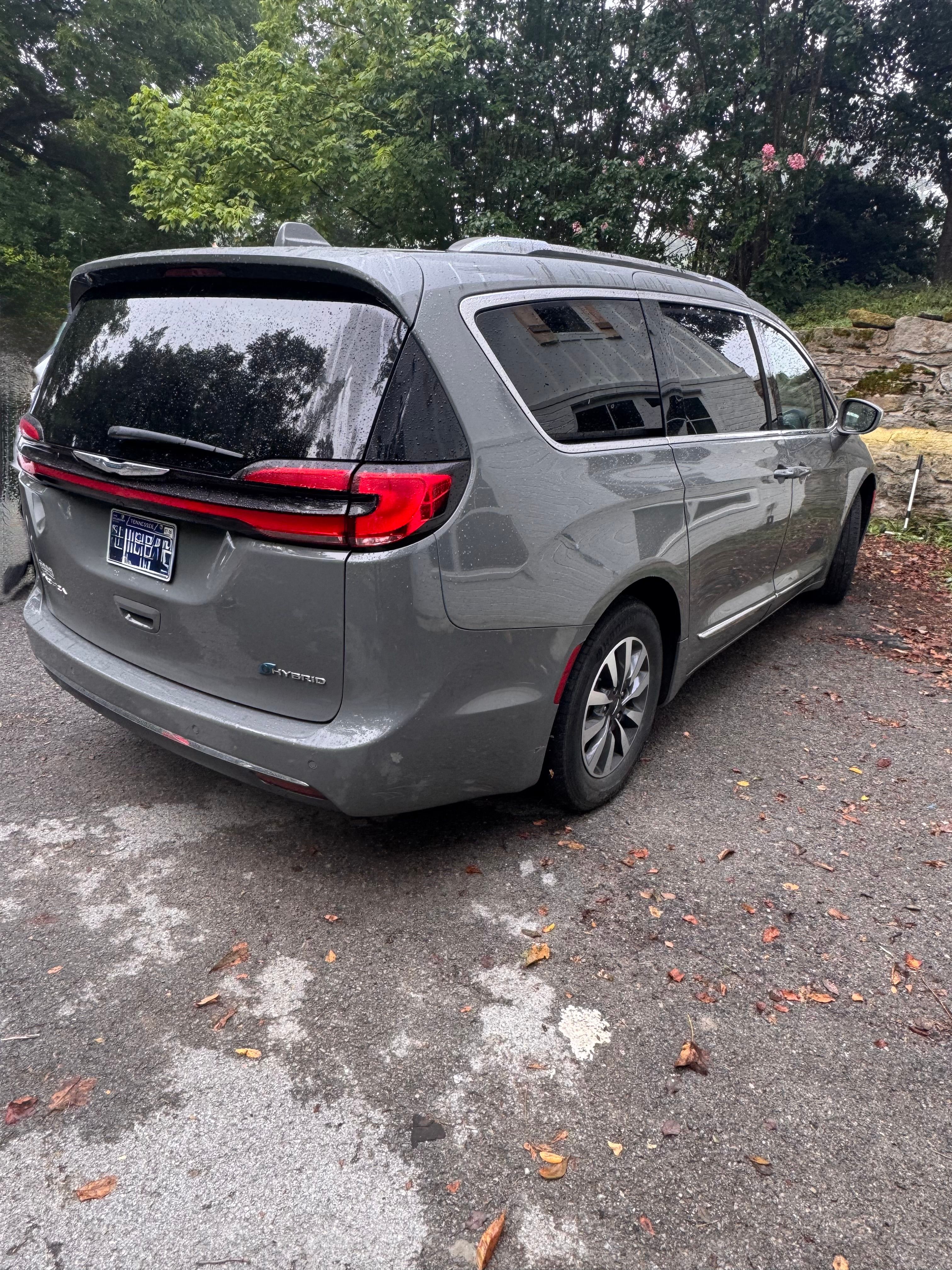 Used 2021 Chrysler Pacifica Limited FWD image 8