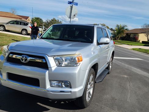Used 2012 Toyota 4Runner Limited image 9