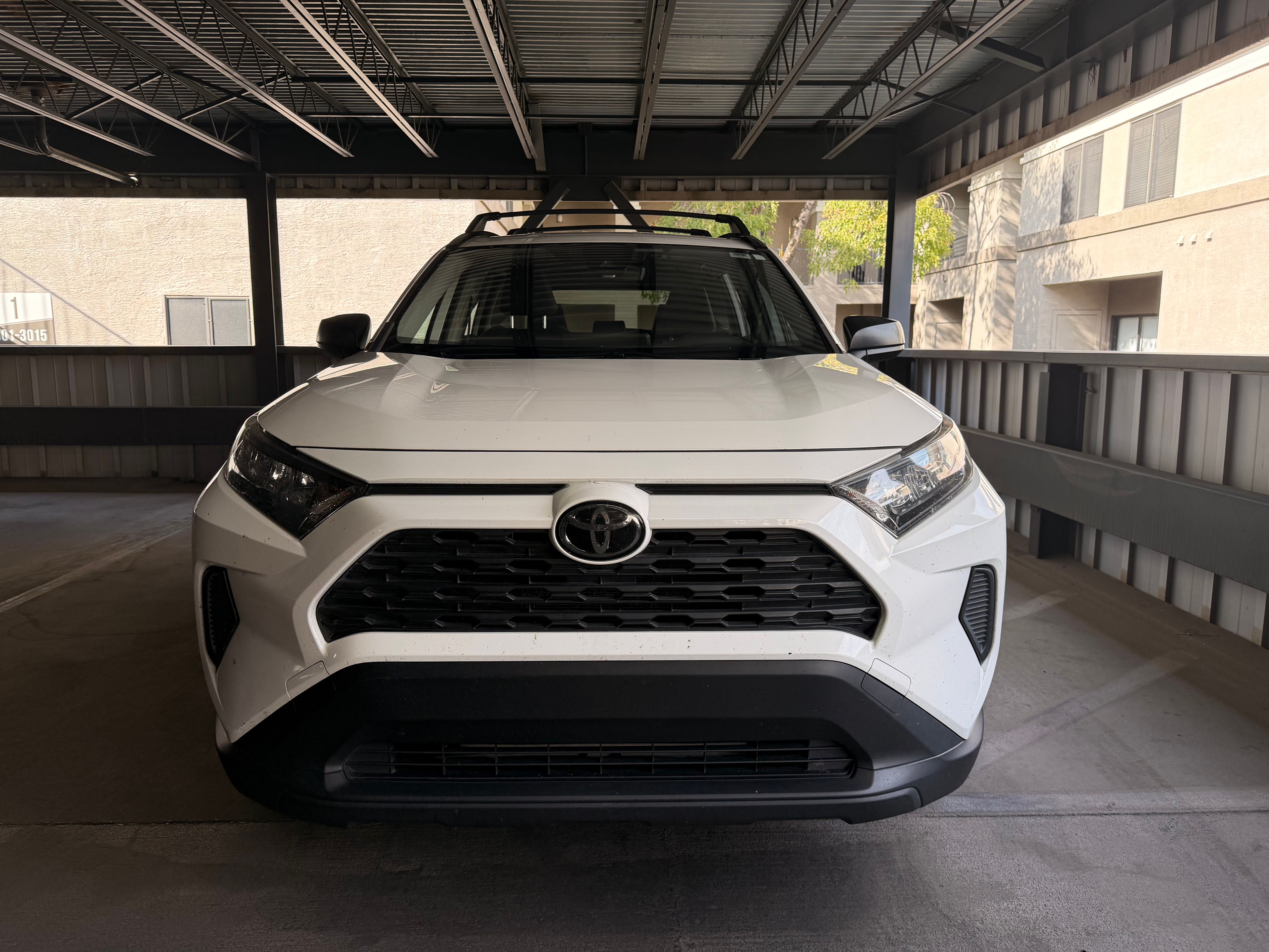 Used 2020 Toyota RAV4 LE AWD/4WD image 4