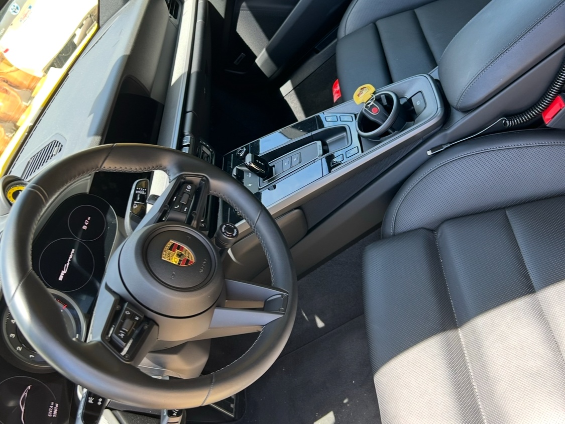 Used 2022 Porsche 911 Carrera image 10