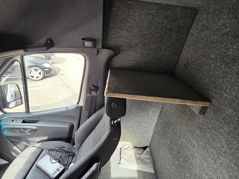 Used 2019 Freightliner Sprinter 3500 image 10