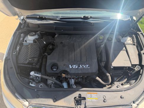 Used 2010 Buick LaCrosse CXL FWD image 10