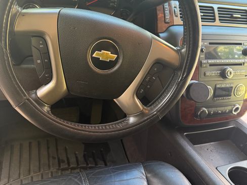 Used 2012 Chevrolet Tahoe LT w/ Luxury Package RWD image 12