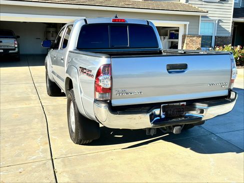 Used 2014 Toyota Tacoma PreRunner image 17