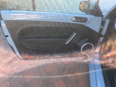 Used 2015 Volkswagen Beetle 1.8T image 12