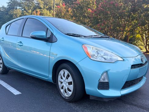 Used 2013 Toyota Prius C One FWD image 2