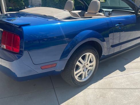 Used 2009 Ford Mustang Premium RWD image 13