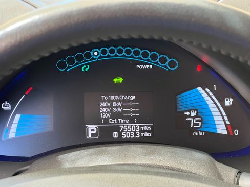 Used 2015 Nissan Leaf SL w/ Premium Package FWD image 16