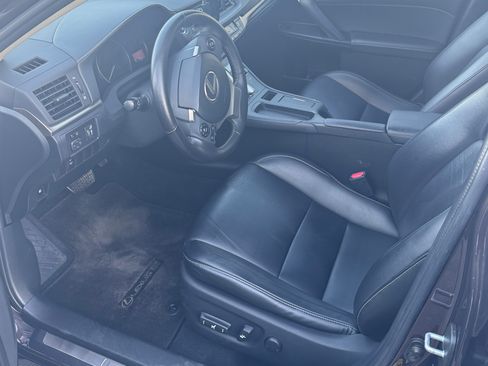 Used 2016 Lexus CT 200h w/ Accessory Package 2 image 18