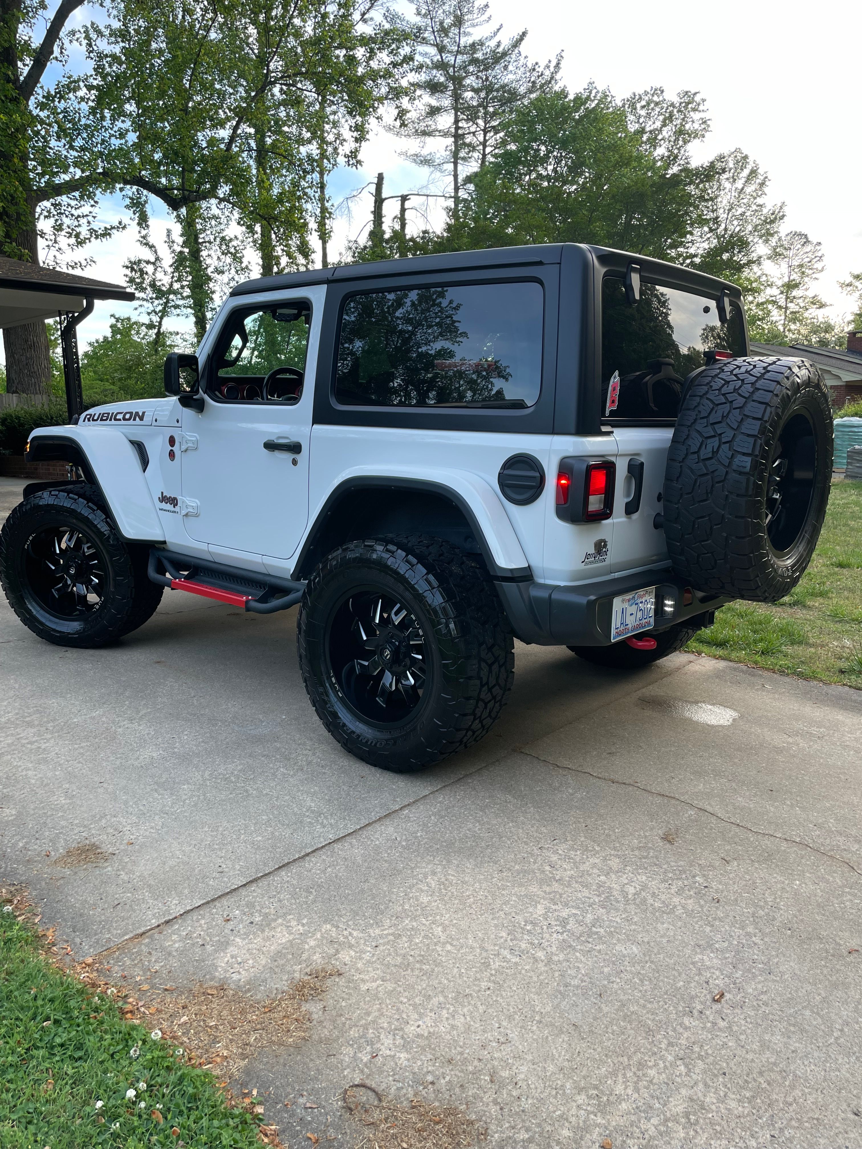 Used 2023 Jeep Wrangler Rubicon w/ Cold Weather Group AWD/4WD image 4
