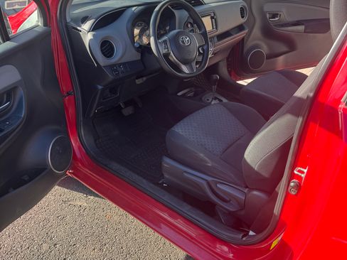 Used 2015 Toyota Yaris LE image 10