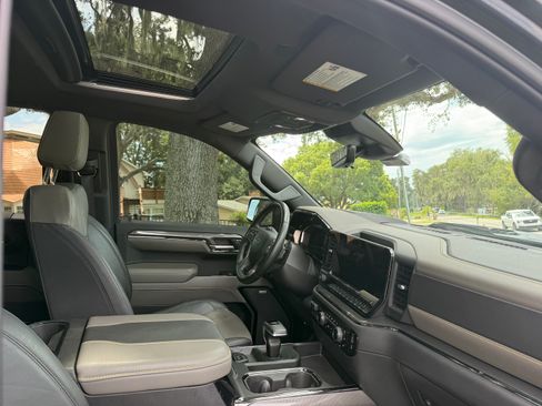 Used 2023 Chevrolet Silverado 1500 ZR2 w/ Technology Package AWD/4WD image 6