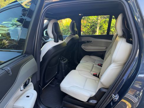 Used 2022 Volvo XC90 T8 R-Design w/ Advanced Package AWD/4WD image 15