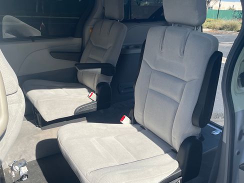 Used 2014 Toyota Sienna LE image 11