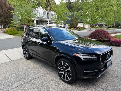 Used 2018 Volvo XC90 T6 Momentum w/ Convenience Package AWD/4WD image 15