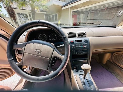 Used 1996 Nissan Maxima SE FWD image 10