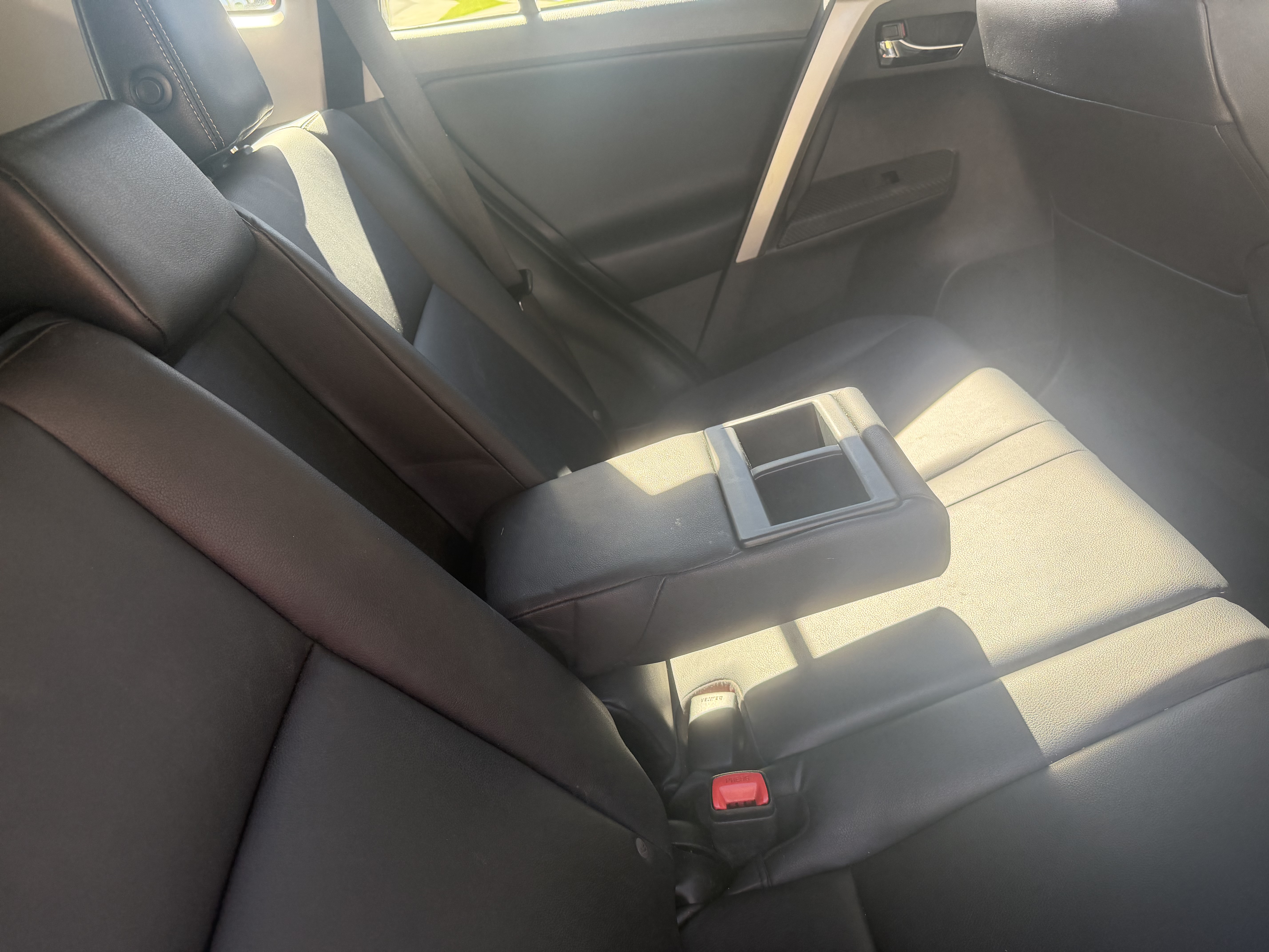 Used 2014 Toyota RAV4 Limited w/ Technology Package AWD/4WD image 10