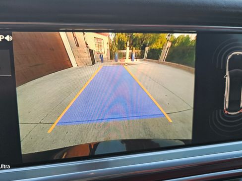 Used 2018 Porsche Panamera image 15