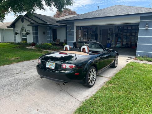 Used 2007 MAZDA MX-5 Miata Grand Touring w/ Premium Pkg RWD image 4