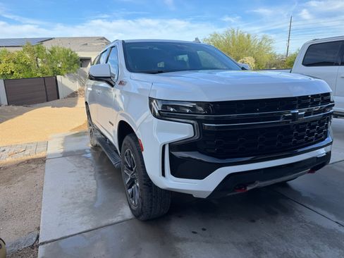 Used 2022 Chevrolet Tahoe Z71 w/ Luxury Package image 2