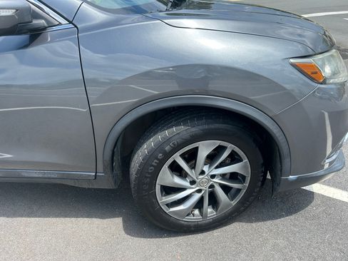 Used 2015 Nissan Rogue SL w/ SL Premium Package FWD image 2