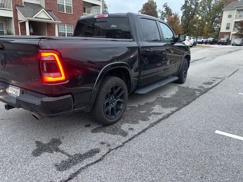 Used 2022 RAM 1500 Laramie AWD/4WD image 4