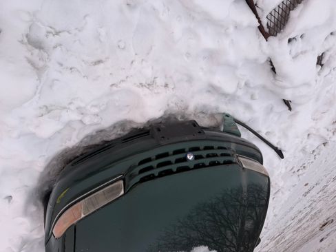 Used 1998 Plymouth Breeze image 2