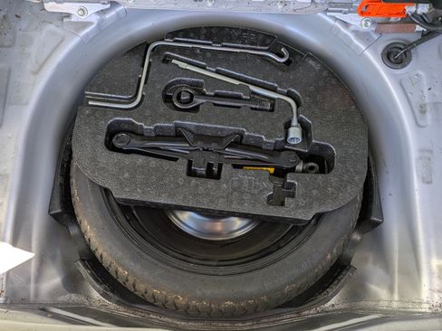 Used 2014 Toyota Prius V Three image 11