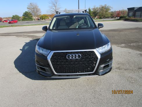Used 2017 Audi Q7 3.0T Prestige AWD/4WD image 2