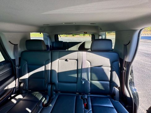 Used 2017 Chevrolet Tahoe LT w/ LT Signature Package image 8