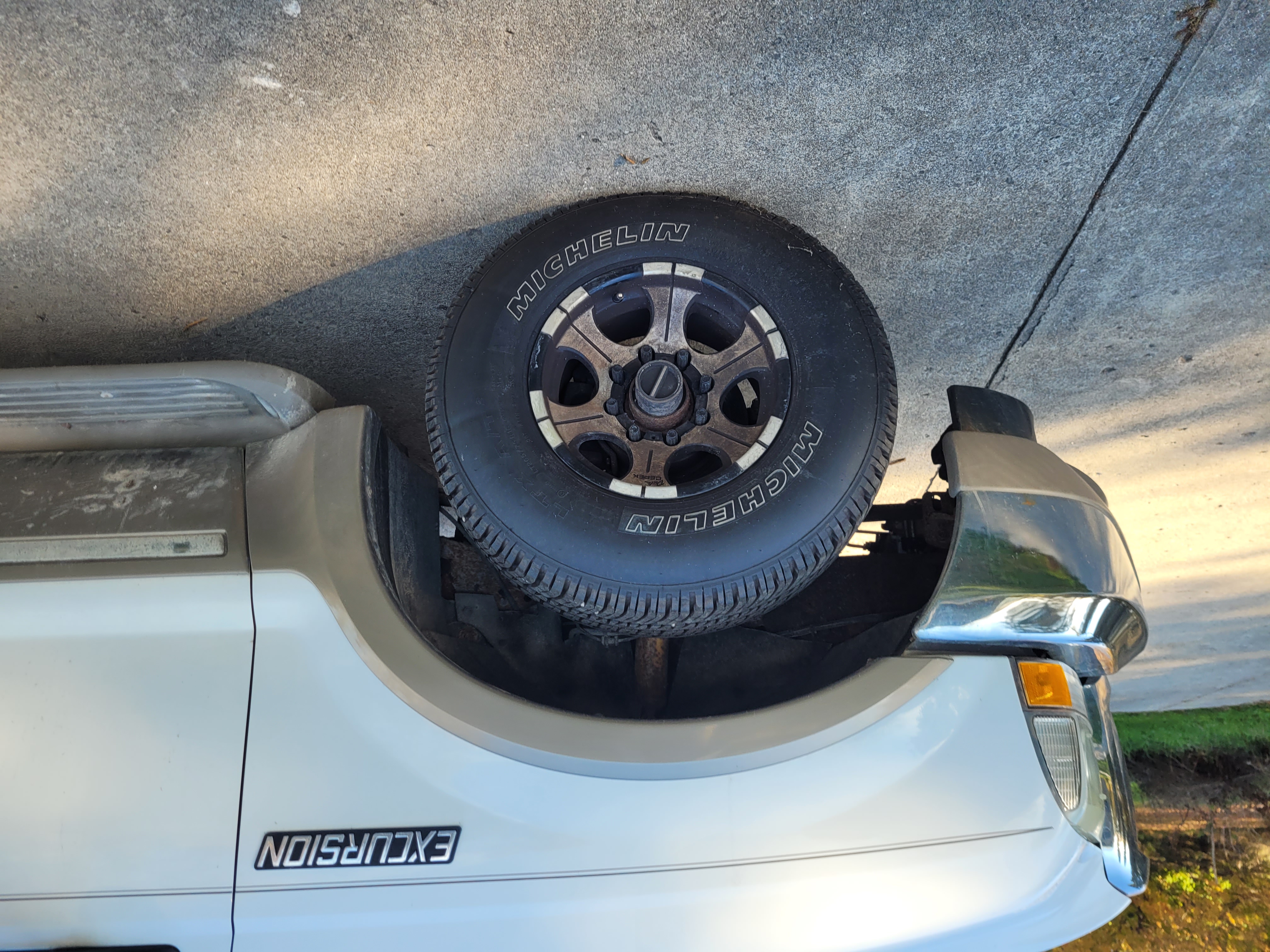 Used 2002 Ford Excursion Limited AWD/4WD image 10