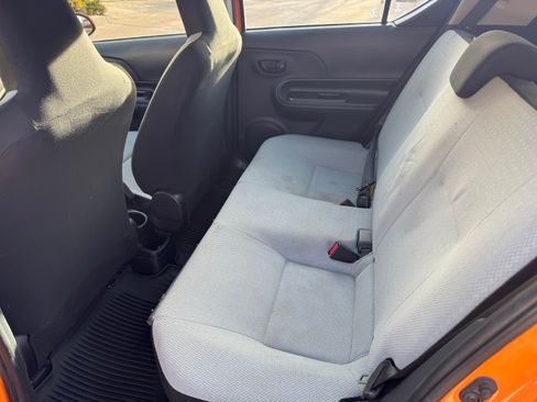 Used 2016 Toyota Prius C One image 12