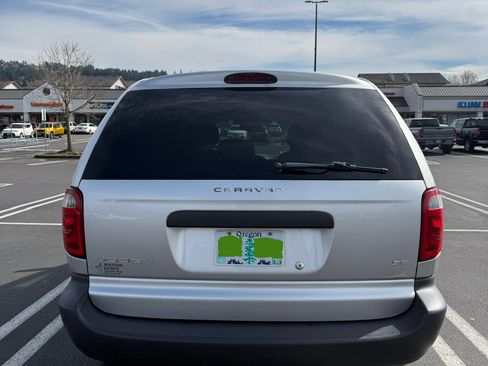 Used 2003 Dodge Caravan SE image 4