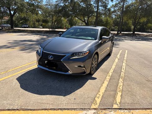 Used 2017 Lexus ES 300h image 4