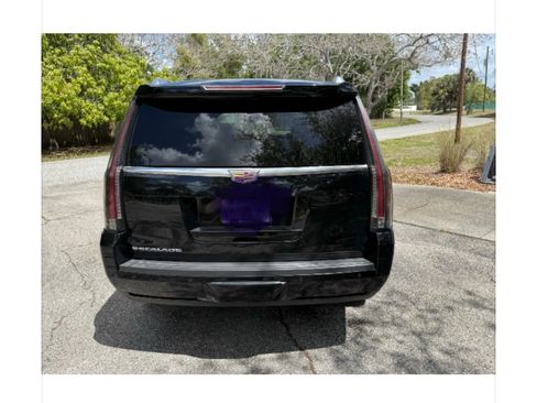 Used 2016 Cadillac Escalade Premium image 9