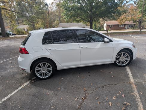 Used 2015 Volkswagen Golf TDI SE image 5