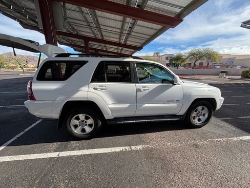 Used 2005 Toyota 4Runner Limited image 8