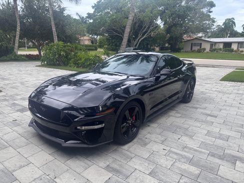 Used 2022 Ford Mustang GT Premium w/ Black Accent Package RWD image 6