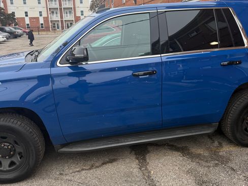 Used 2018 Chevrolet Tahoe 4WD w/ Remote Keyless Entry Package image 4