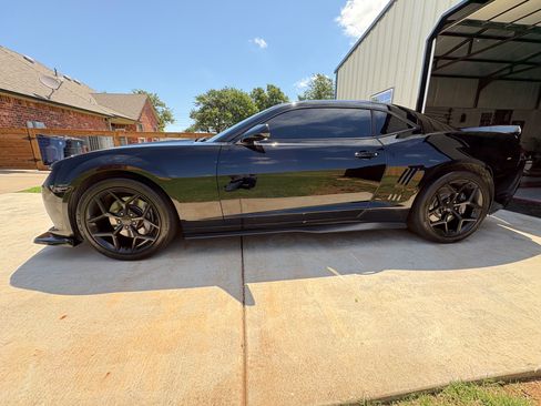 Used 2015 Chevrolet Camaro SS RWD image 5