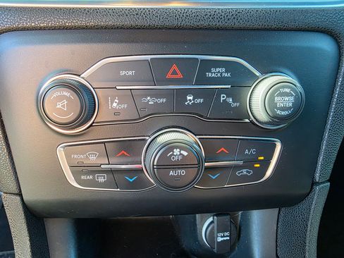 Used 2016 Dodge Charger R/T RWD image 15