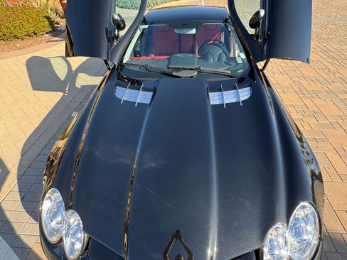 Used 2005 Mercedes-Benz SLR image 12