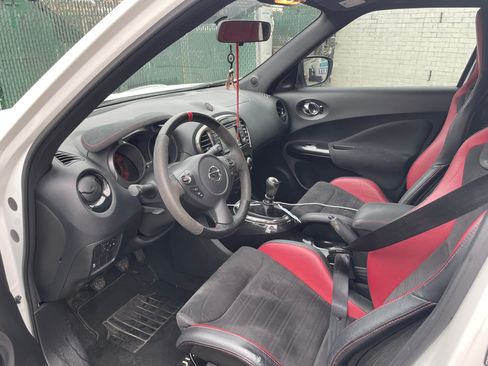 Used 2015 Nissan Juke NISMO RS w/ Interior Illumination Package image 10